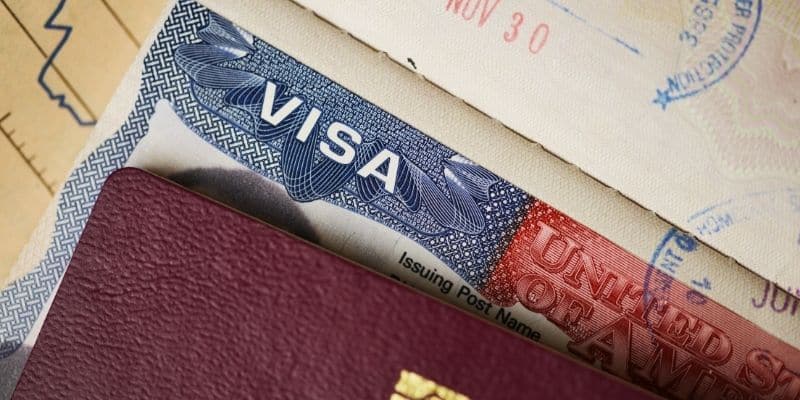 quiénes pueden aplicar a la residencia permanente en Estados Unidos con la Visa EB1
