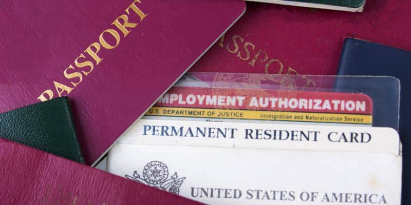 Residencia Permanente en Estados Unidos con la Visa EB1: Guía Completa y Actualizada